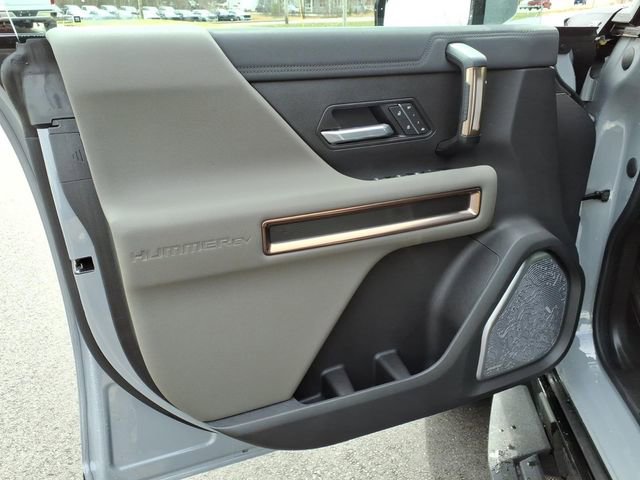 2025 GMC HUMMER EV 2X - Photo 17