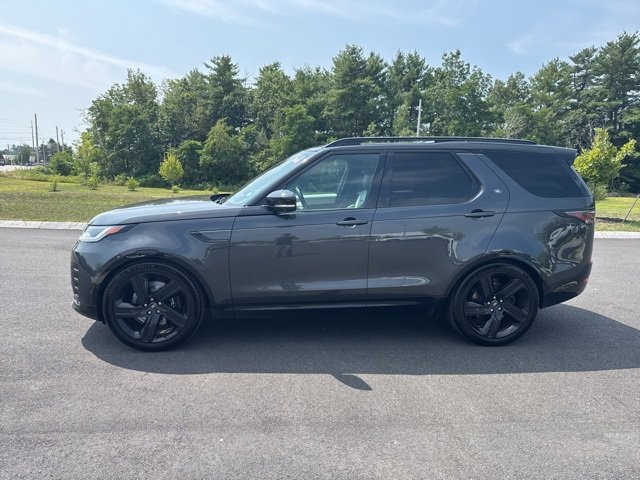 2023 Land Rover Discovery Metropolitan Edition photo 2