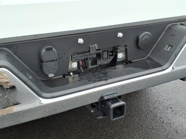 2026 GMC Sierra 1500 SLT - Photo 9