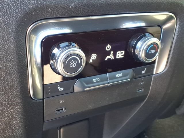 2026 GMC Yukon XL Denali - Photo 17