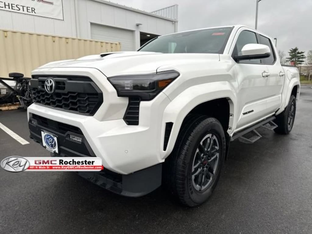 Used 2024 Toyota Tacoma 4WD SR5