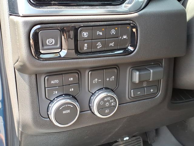 2026 GMC Yukon Denali - Photo 23