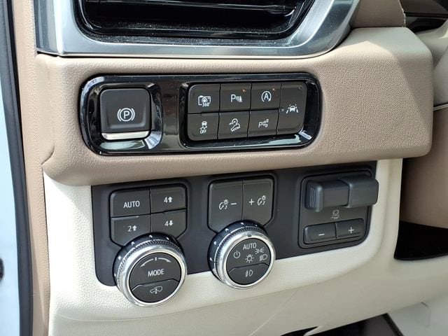 2026 GMC Yukon Denali - Photo 23