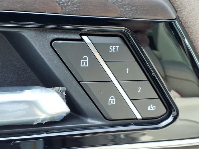 2026 GMC Yukon Denali - Photo 10
