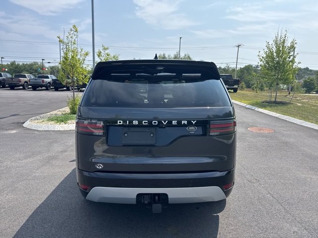 2023 Land Rover Discovery Metropolitan Edition photo 4