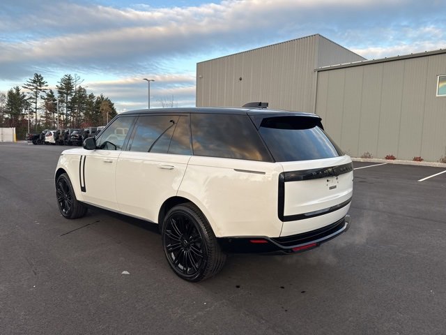 2023 Land Rover Range Rover SE photo 2