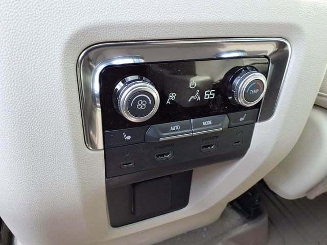2026 GMC Yukon Denali - Photo 18