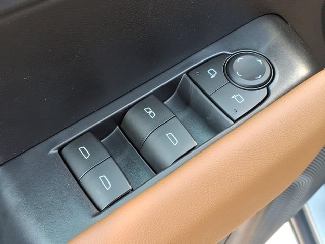 2026 GMC Canyon AT4 - Photo 17