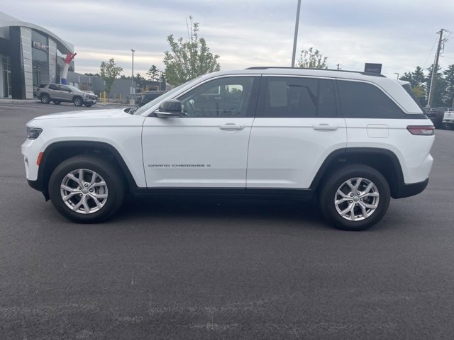 2022 Jeep Grand Cherokee Limited photo 2