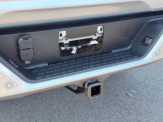 2026 GMC Canyon AT4 - Photo 6