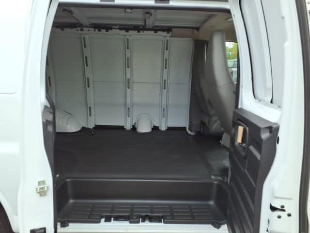 2025 GMC Savana Cargo Work Van - Photo 11