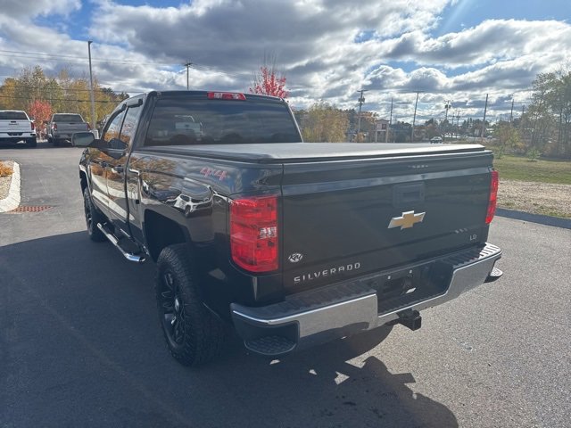 2019 Chevrolet Silverado LT photo 3