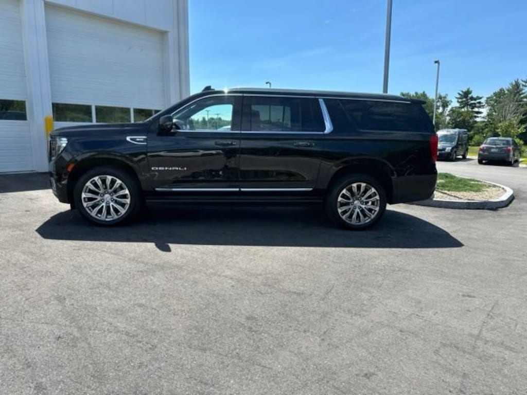 Used 2022 GMC Yukon XL Denali SUV