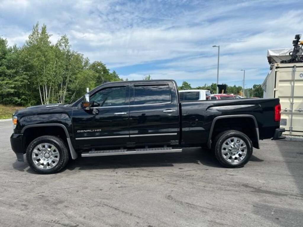 Used 2017 GMC Sierra 2500 HD Denali Truck