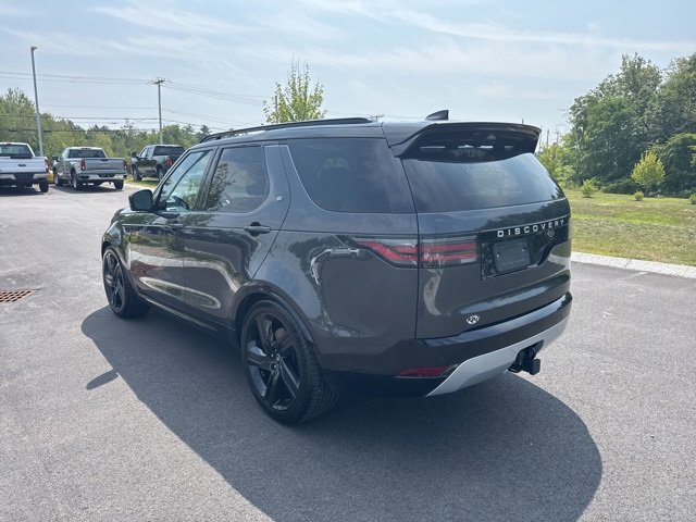 2023 Land Rover Discovery Metropolitan Edition photo 3