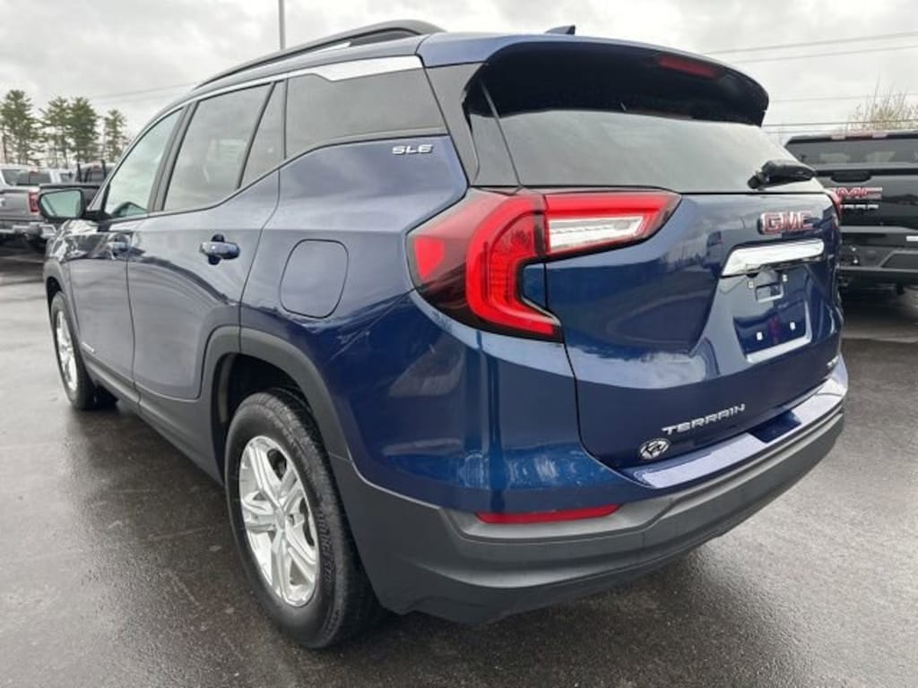 Used 2023 GMC Terrain SLE SUV