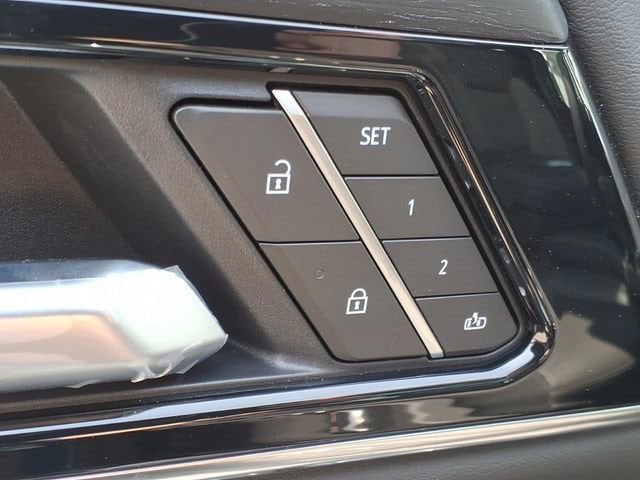2026 GMC Yukon Denali - Photo 10