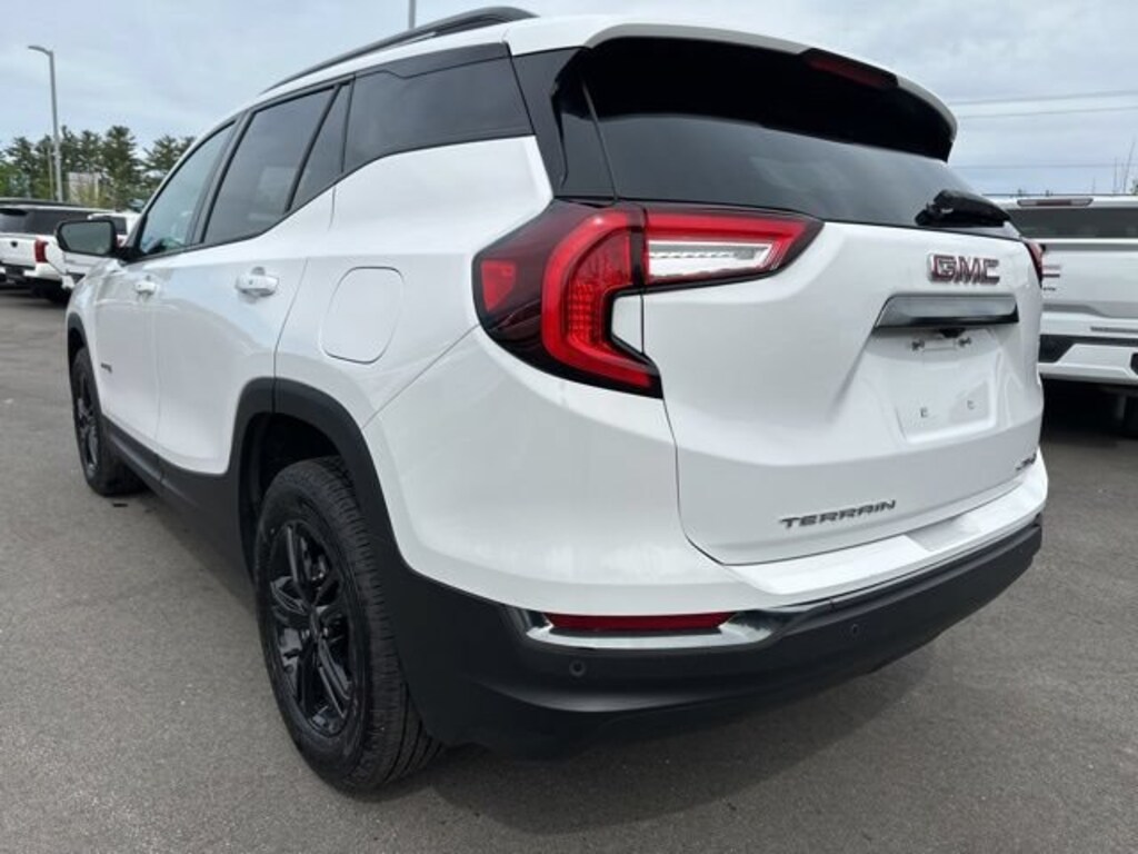 Used 2024 GMC Terrain AT4 SUV