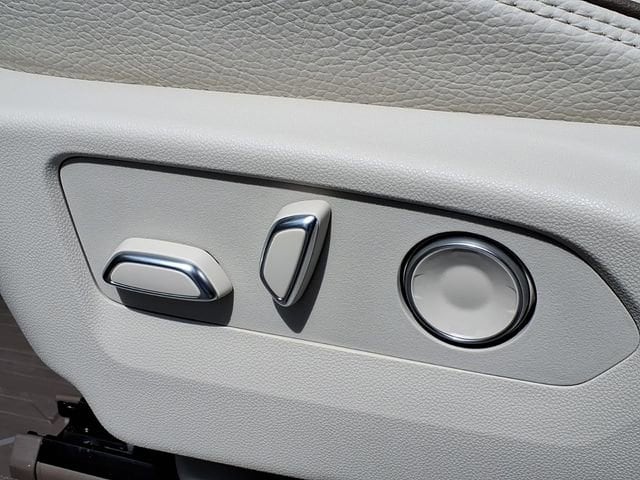 2026 GMC Yukon Denali - Photo 9