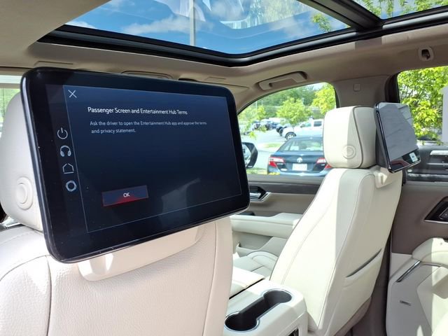 2026 GMC Yukon Denali - Photo 12