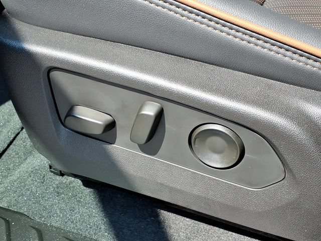 2026 GMC Canyon AT4 - Photo 11