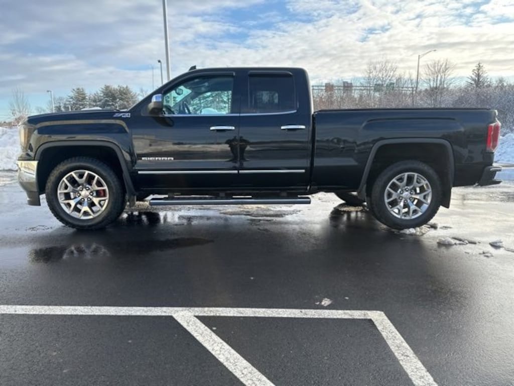 Used 2018 GMC Sierra 1500 SLT Truck