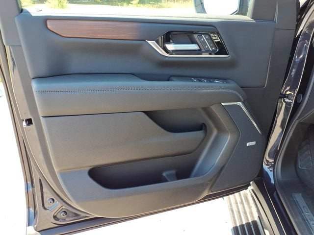 2026 GMC Yukon XL Denali - Photo 19