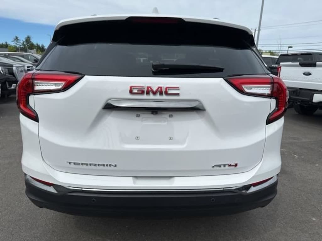 Used 2024 GMC Terrain AT4 SUV