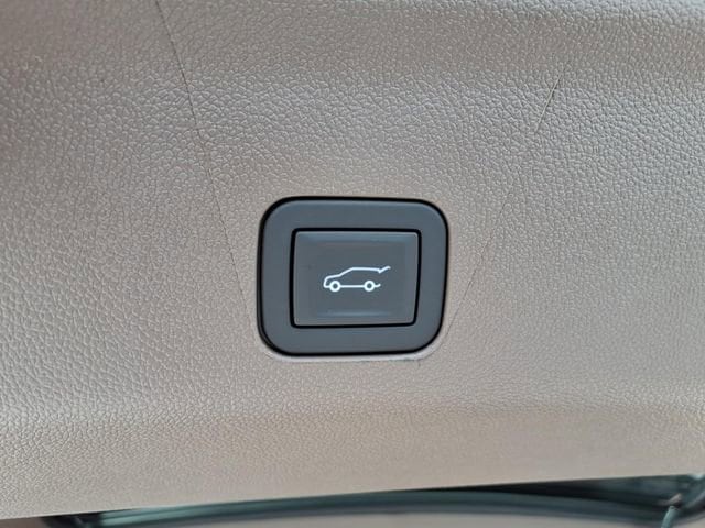 2026 GMC Yukon Denali - Photo 16