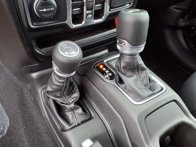 2025 Jeep Wrangler 4-Door Sahara - Photo 17