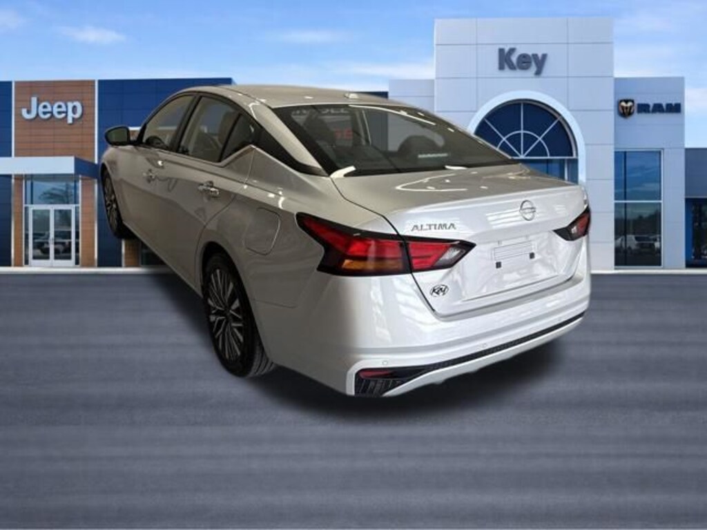 Used 2024 Nissan Altima 2.5 SV Sedan