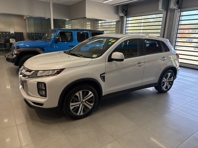 2024 Mitsubishi Outlander Sport ES photo 2