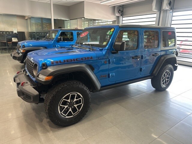 2024 Jeep Wrangler Rubicon photo 2