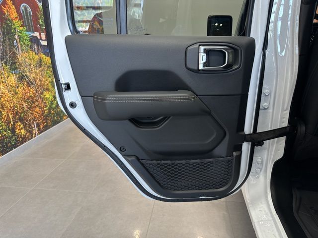 2025 Jeep Wrangler 4-Door Sahara - Photo 39