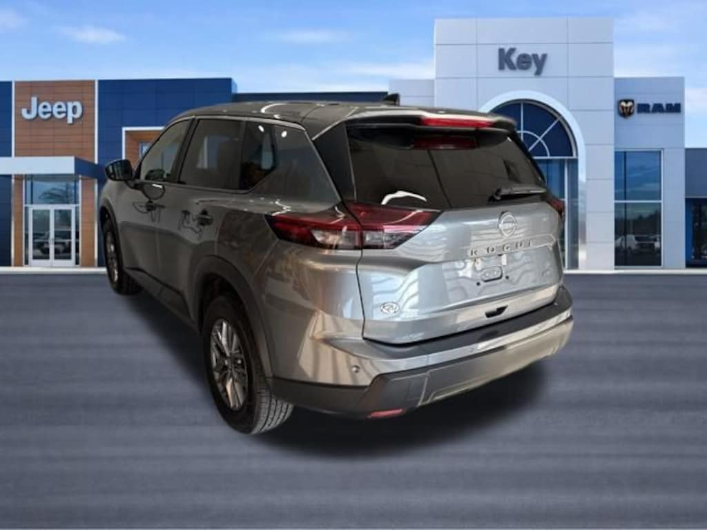 Used 2024 Nissan Rogue S SUV