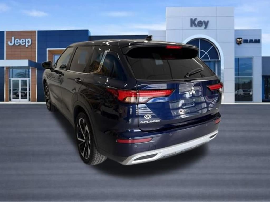 Used 2024 Mitsubishi Outlander SE SUV