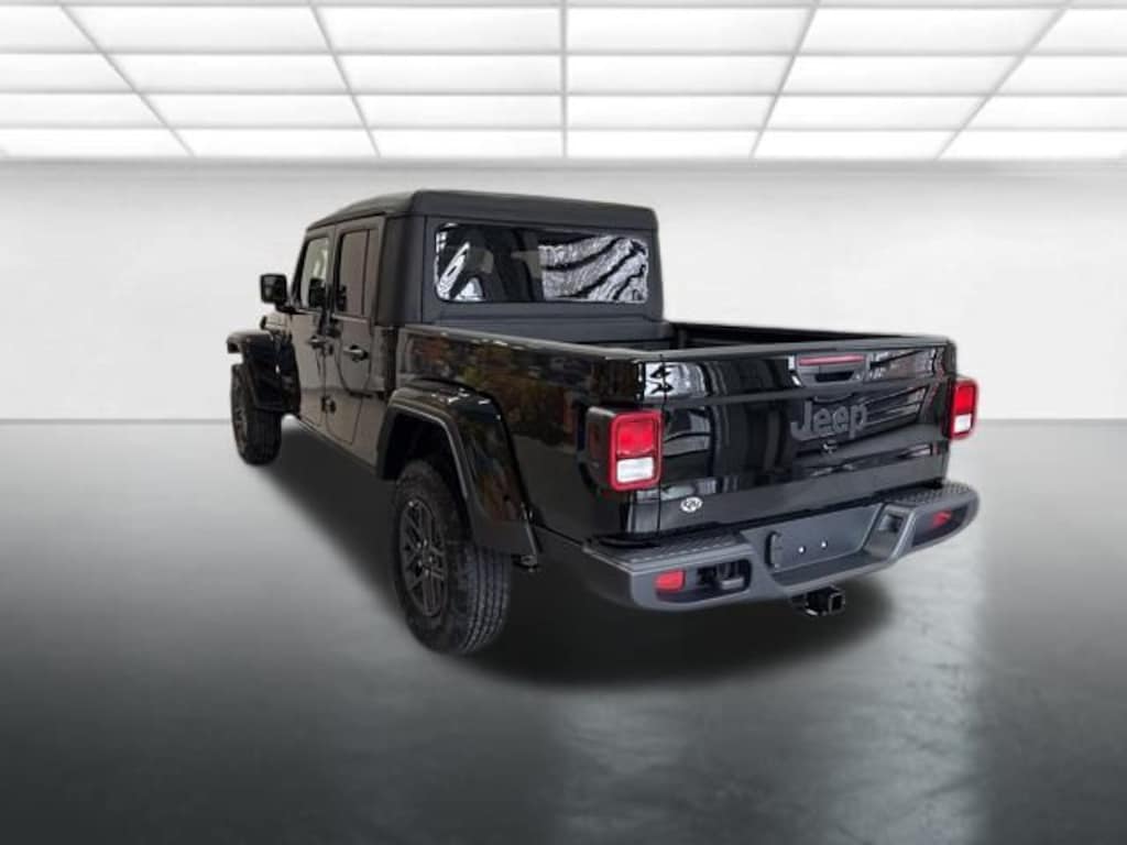 New 2026 Jeep Gladiator Sport S Pickup
