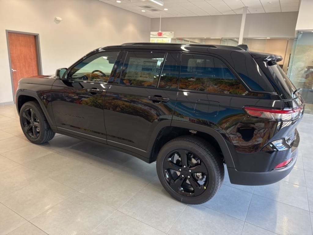 New 2025 Jeep Grand Cherokee Altitude X Sport Utility