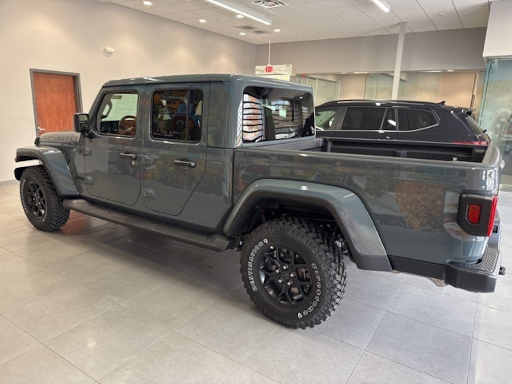 New 2025 Jeep Gladiator High Tide Pickup