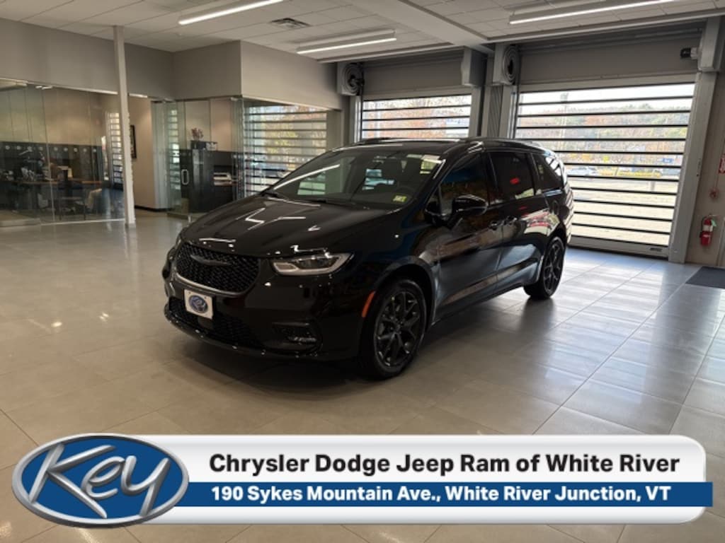 New 2026 Chrysler Pacifica Select Passenger Van