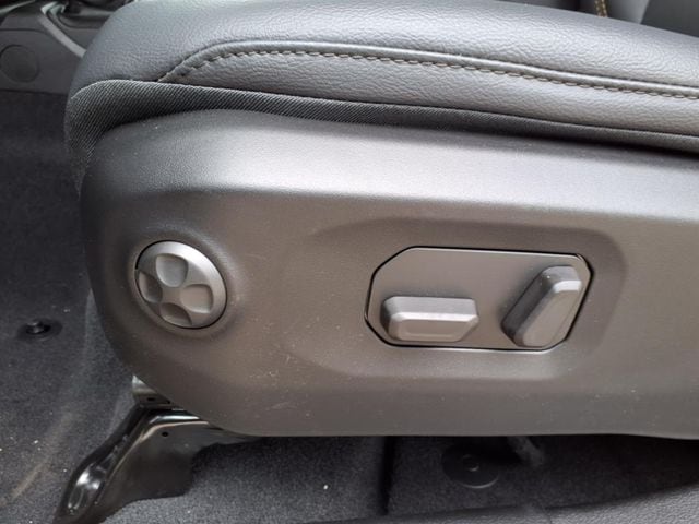 2025 Jeep Wrangler 4-Door Sahara - Photo 9