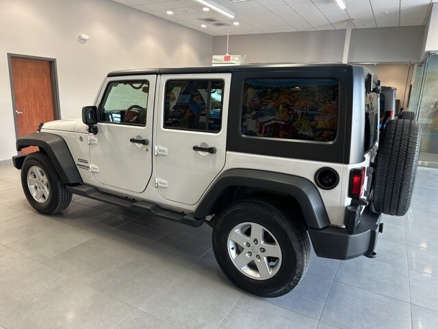 2014 Jeep Wrangler Unlimited Sport photo 3