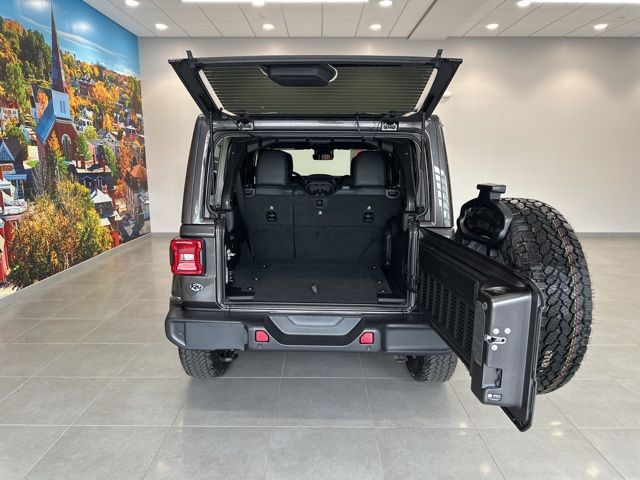 2025 Jeep Wrangler 4-Door Sahara - Photo 44