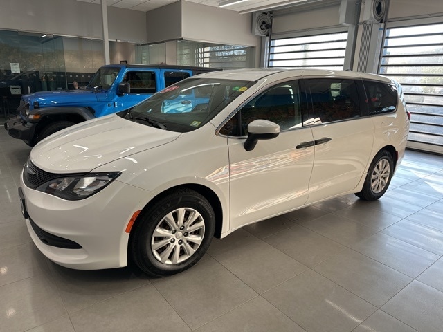 Used 2019 Chrysler Pacifica L with VIN 2C4RC1AG8KR687091 for sale in Rochester, NH