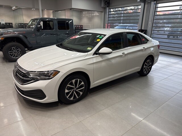 2024 Volkswagen Jetta 1.5T S photo 2