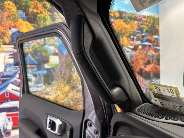 2025 Jeep Wrangler 4-Door Sahara - Photo 37