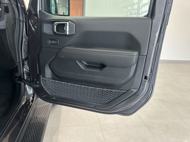 2025 Jeep Wrangler 4-Door Sahara - Photo 52
