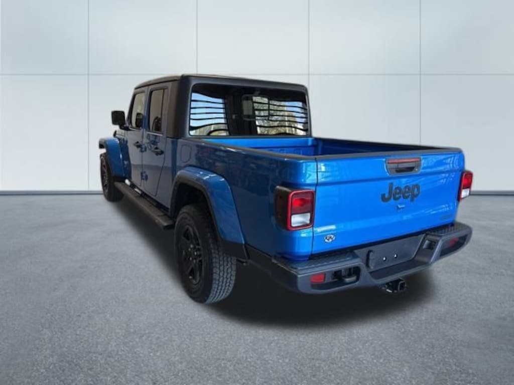 Used 2021 Jeep Gladiator Sport Truck