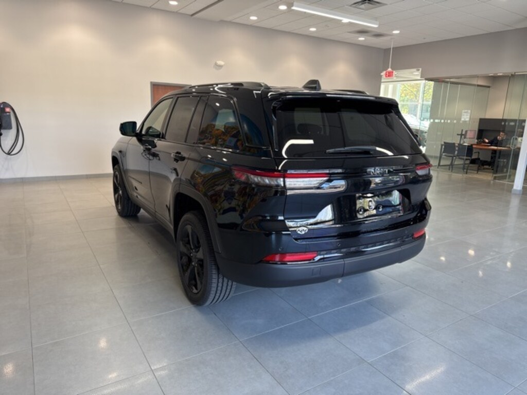 New 2025 Jeep Grand Cherokee Altitude X Sport Utility
