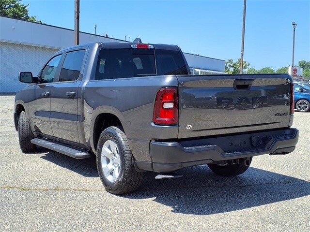 2025 Ram 1500 Tradesman photo 3